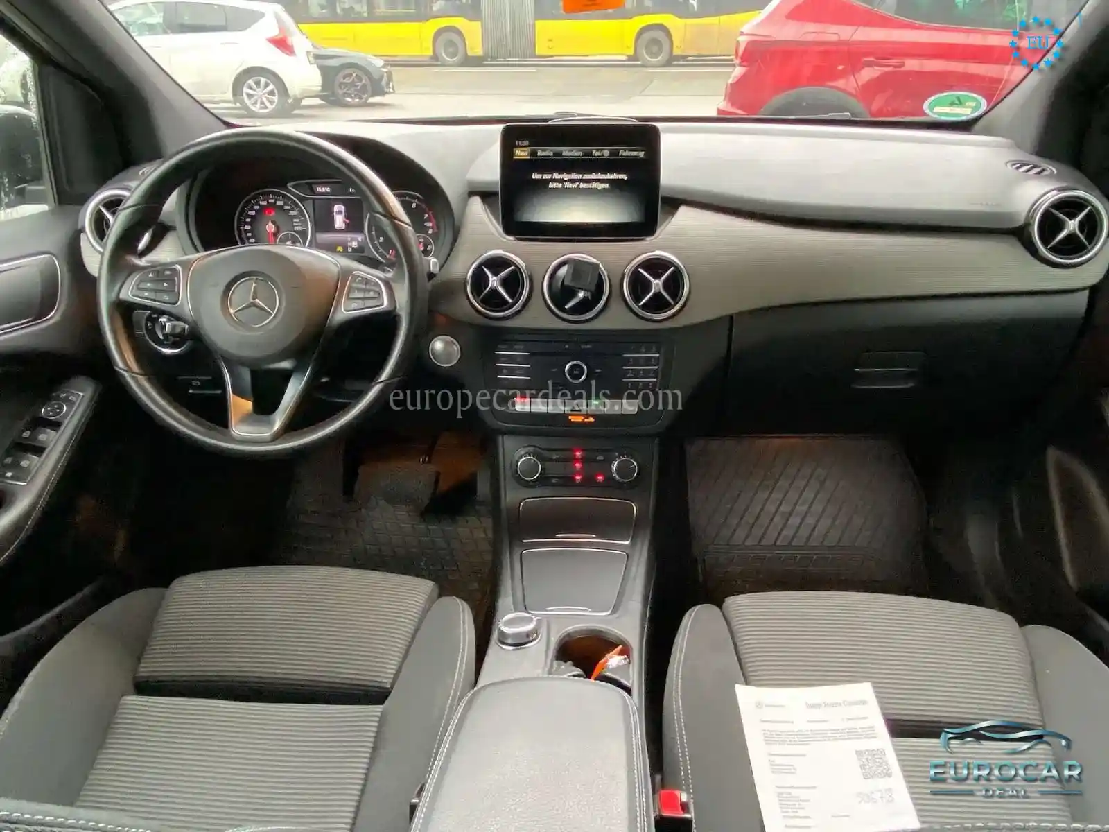 Mercedes-Benz B 180