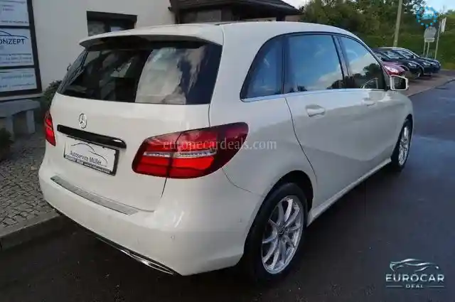 Mercedes-Benz B 200