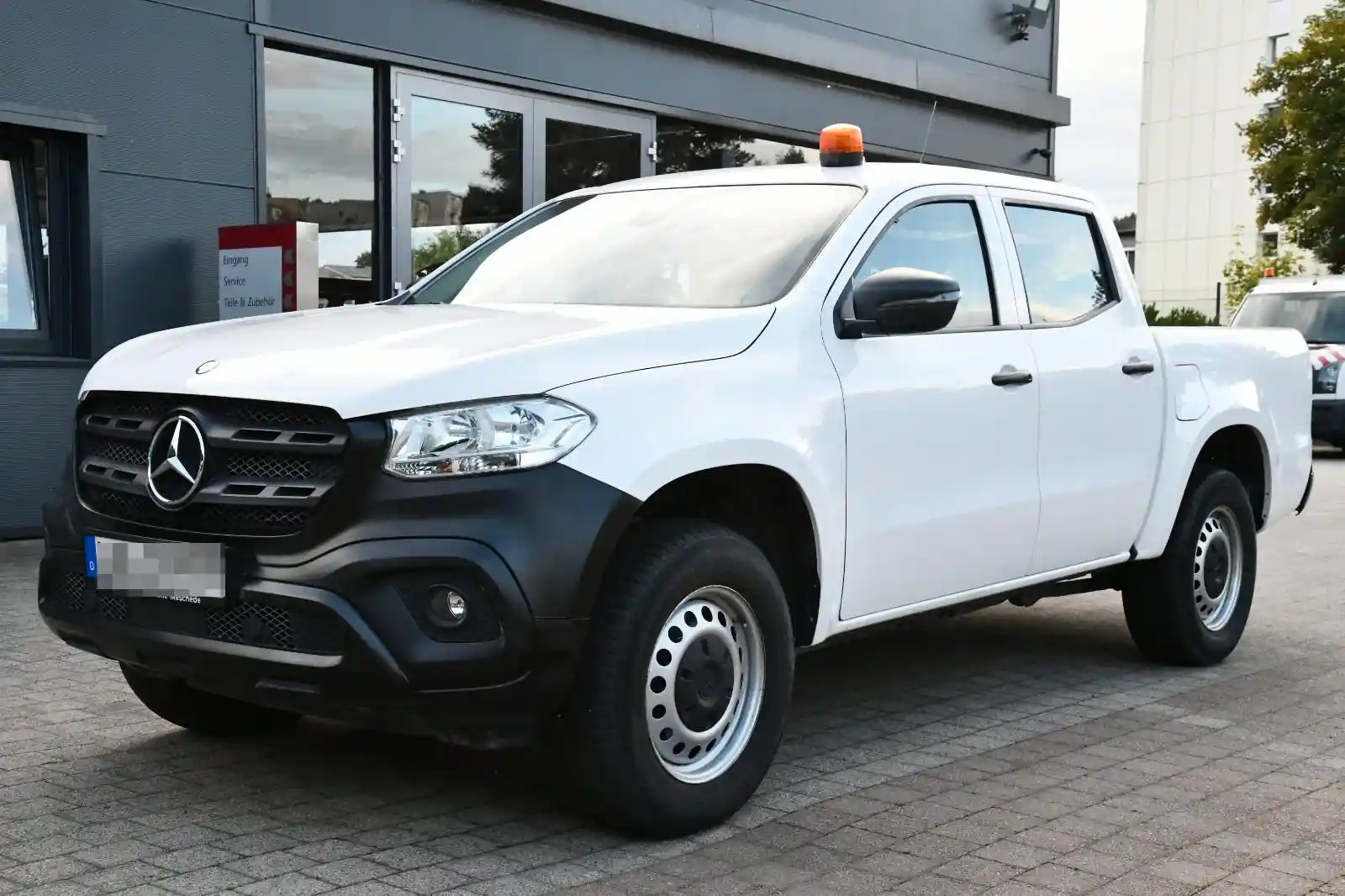 Mercedes-Benz X 220
