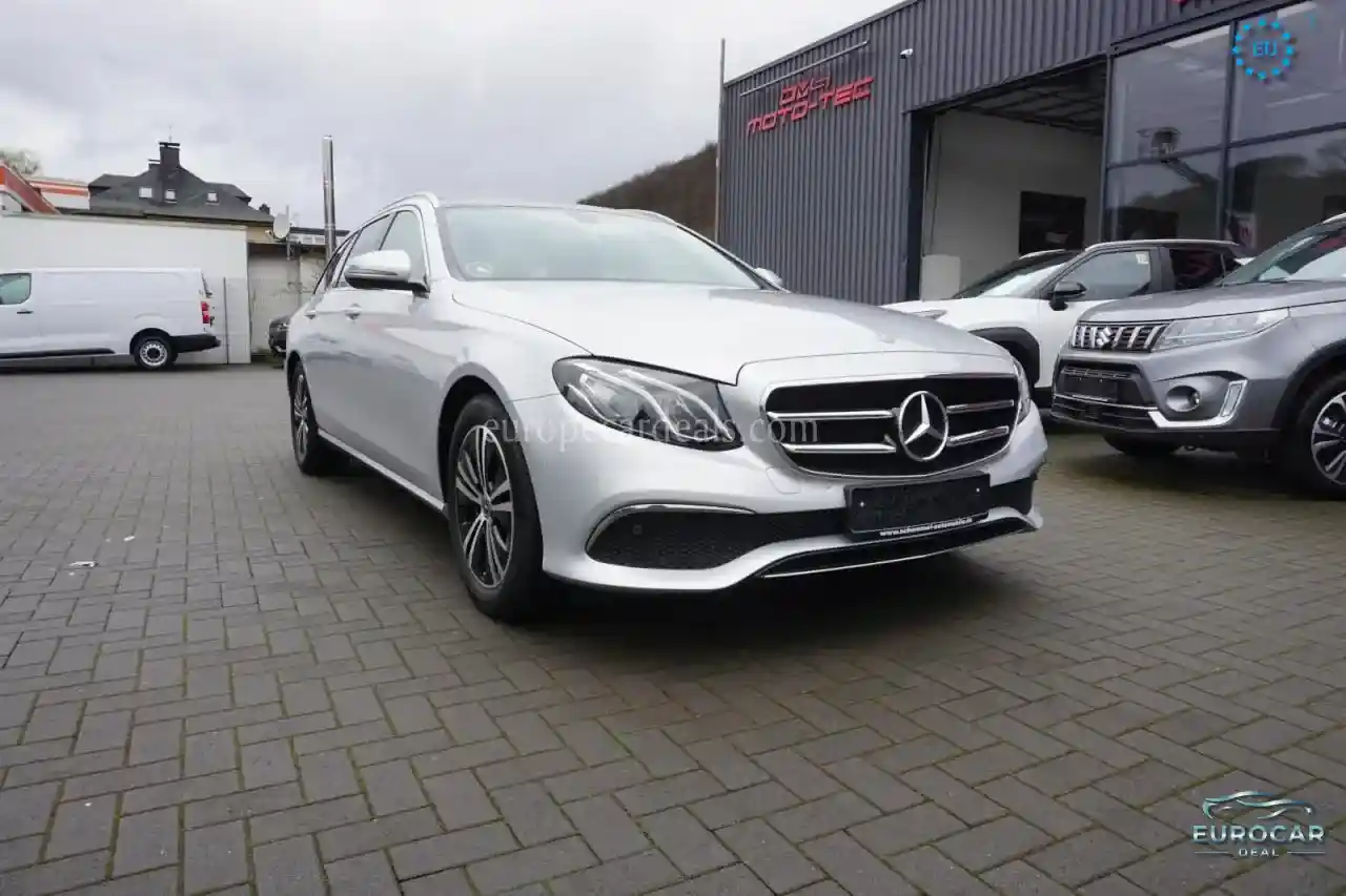 Mercedes-Benz E 300
