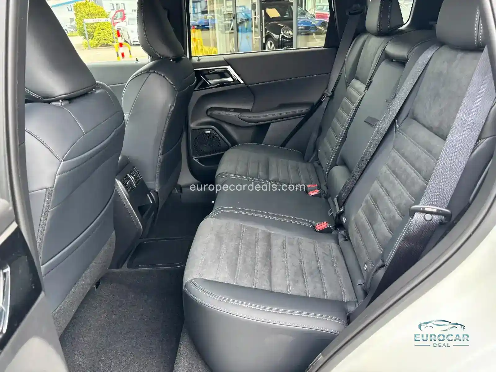 Mitsubishi Plug-in Hybrid Outlander