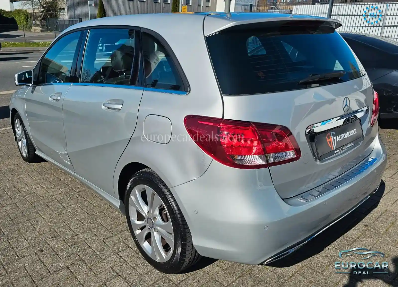 Mercedes-Benz B 180