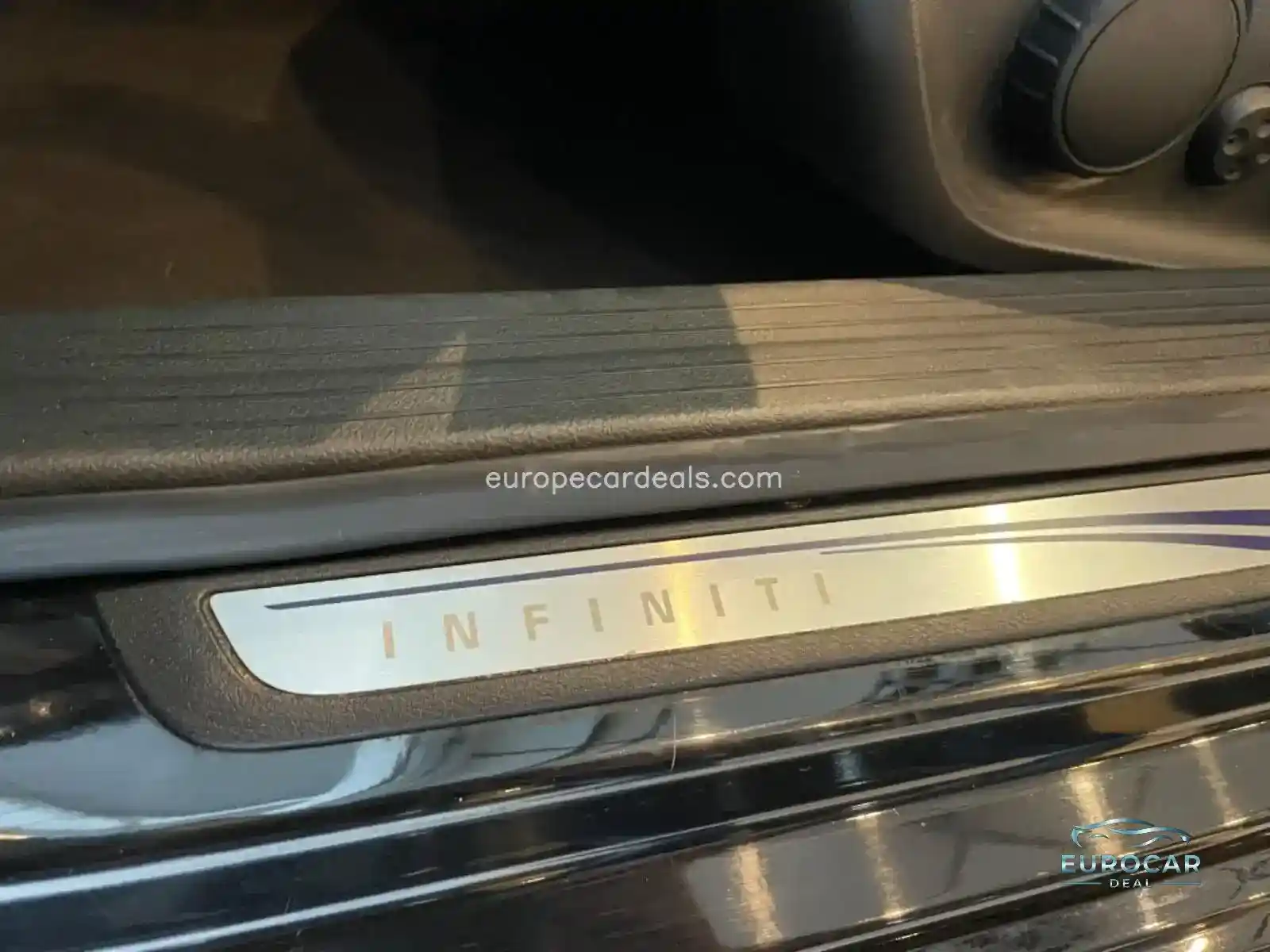 Infiniti Q30