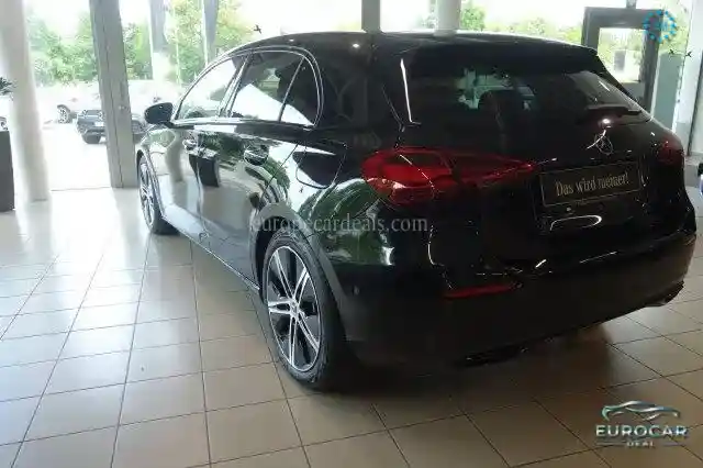 Mercedes-Benz A 220