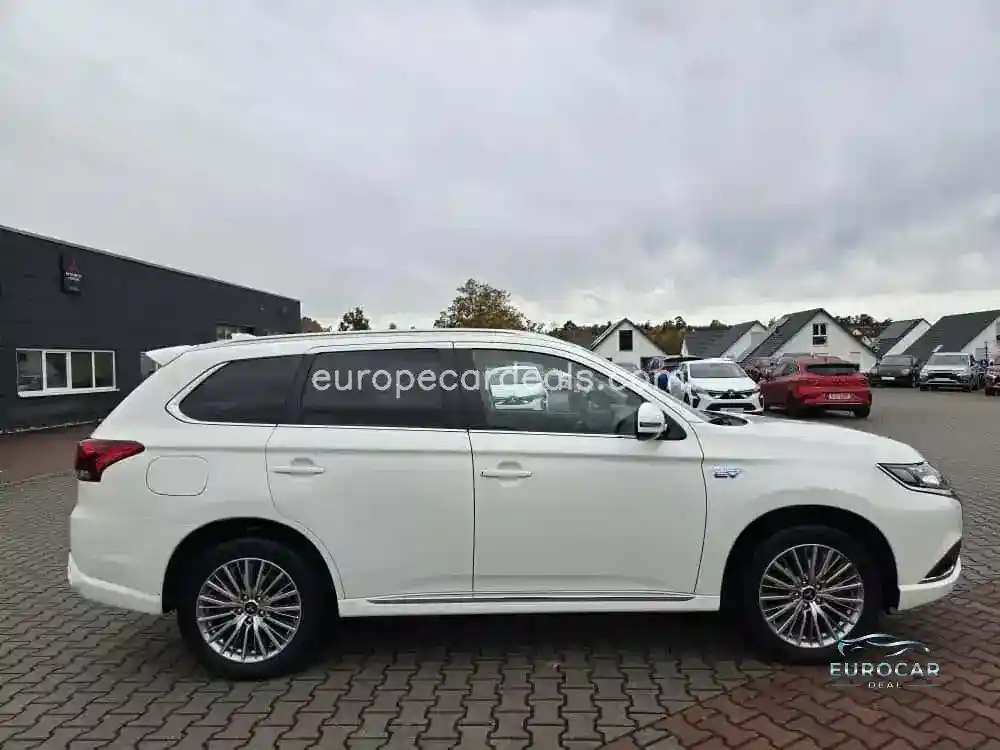 Mitsubishi Plug-in Hybrid Outlander