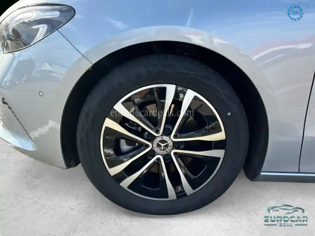 Mercedes-Benz B 200