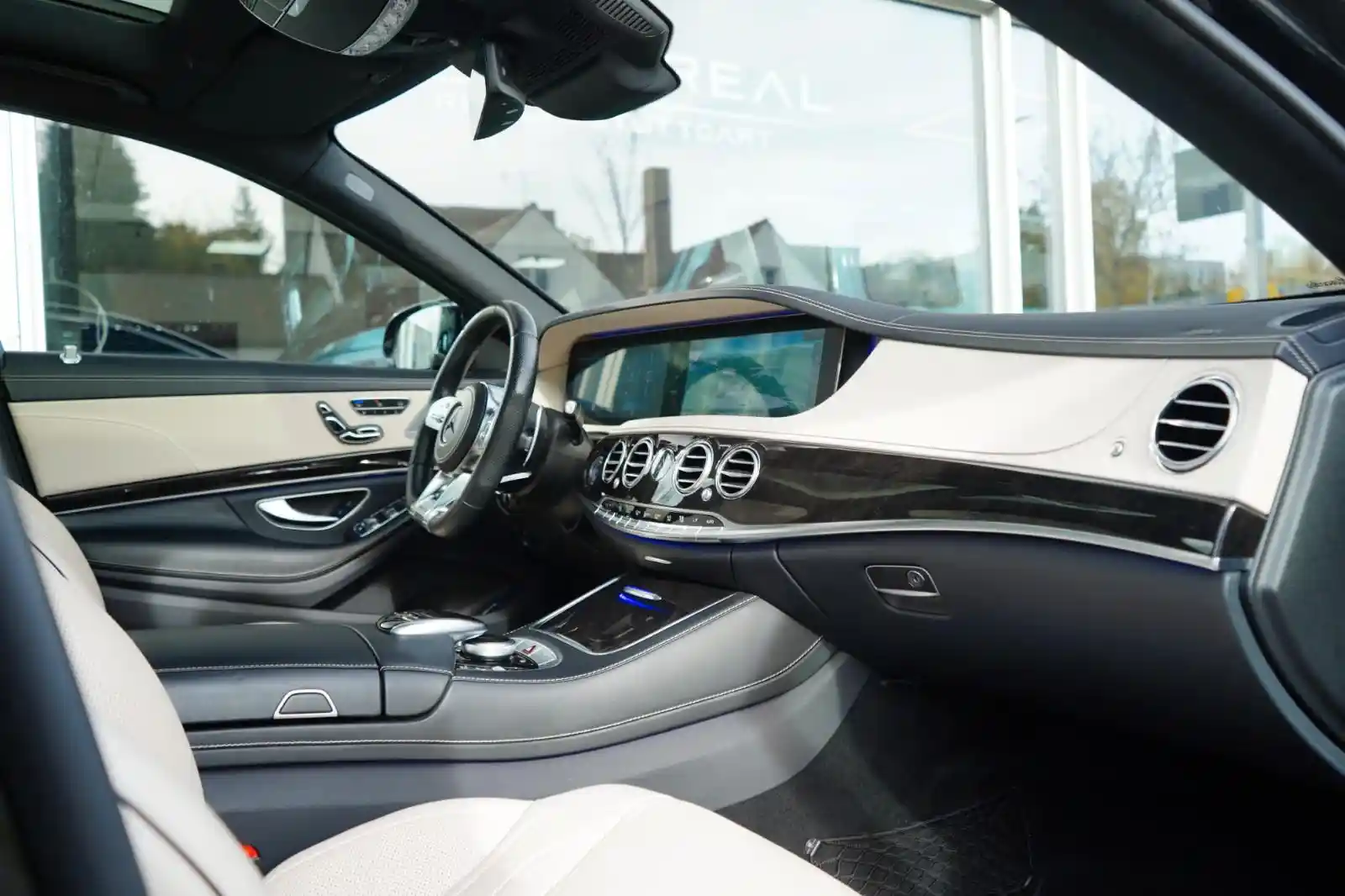 Mercedes-Benz S 560