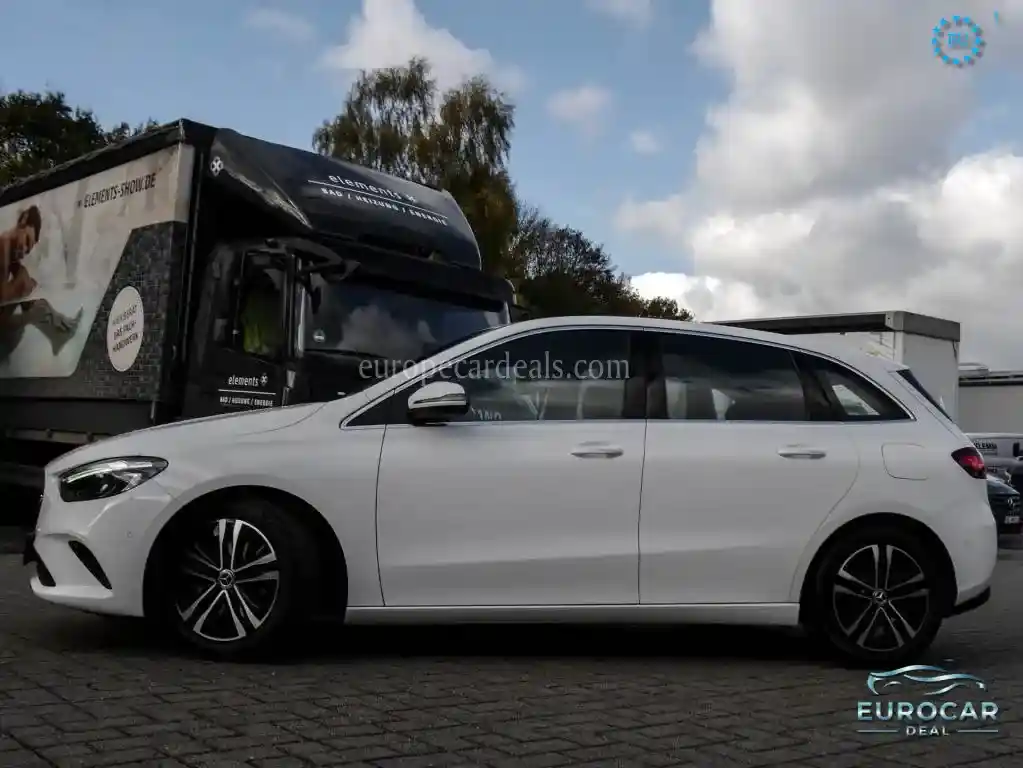 Mercedes-Benz B 180