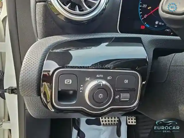 Mercedes-Benz CLA 200 Shooting Brake