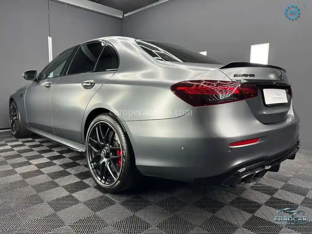 Mercedes-Benz E 63 AMG