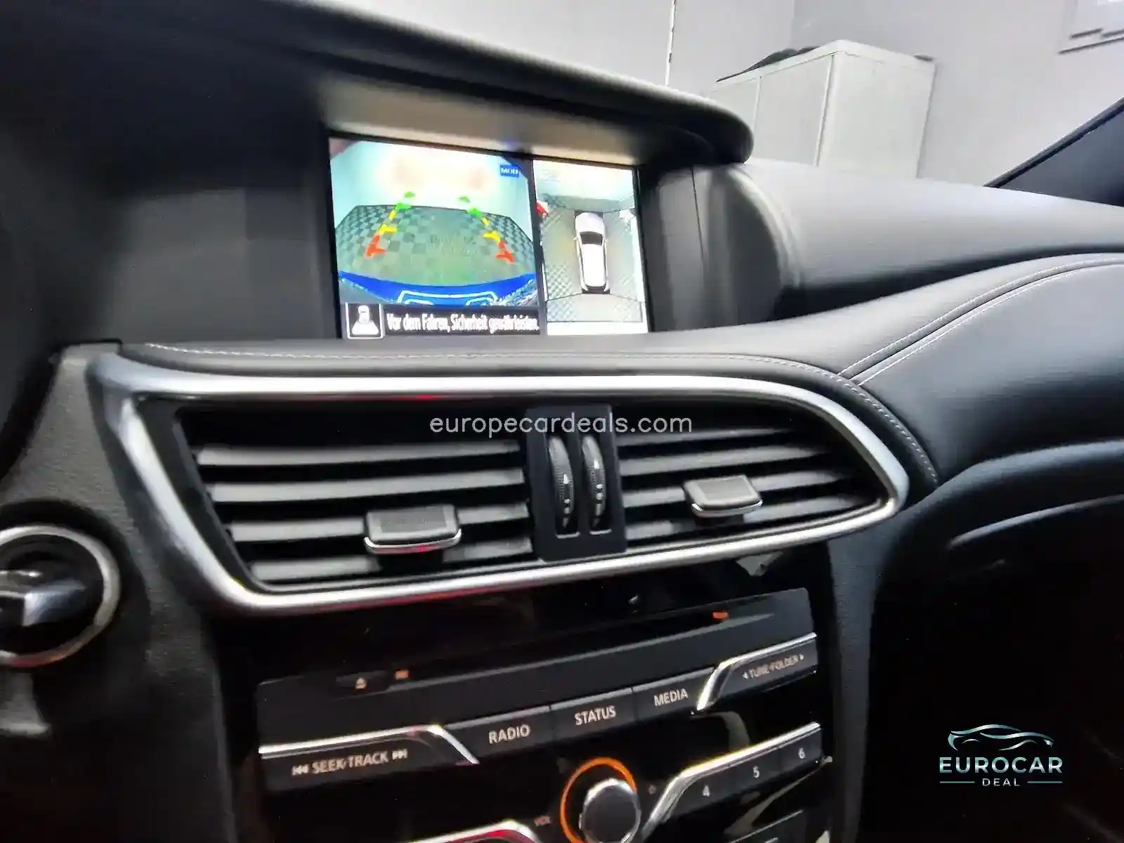 Infiniti Q30
