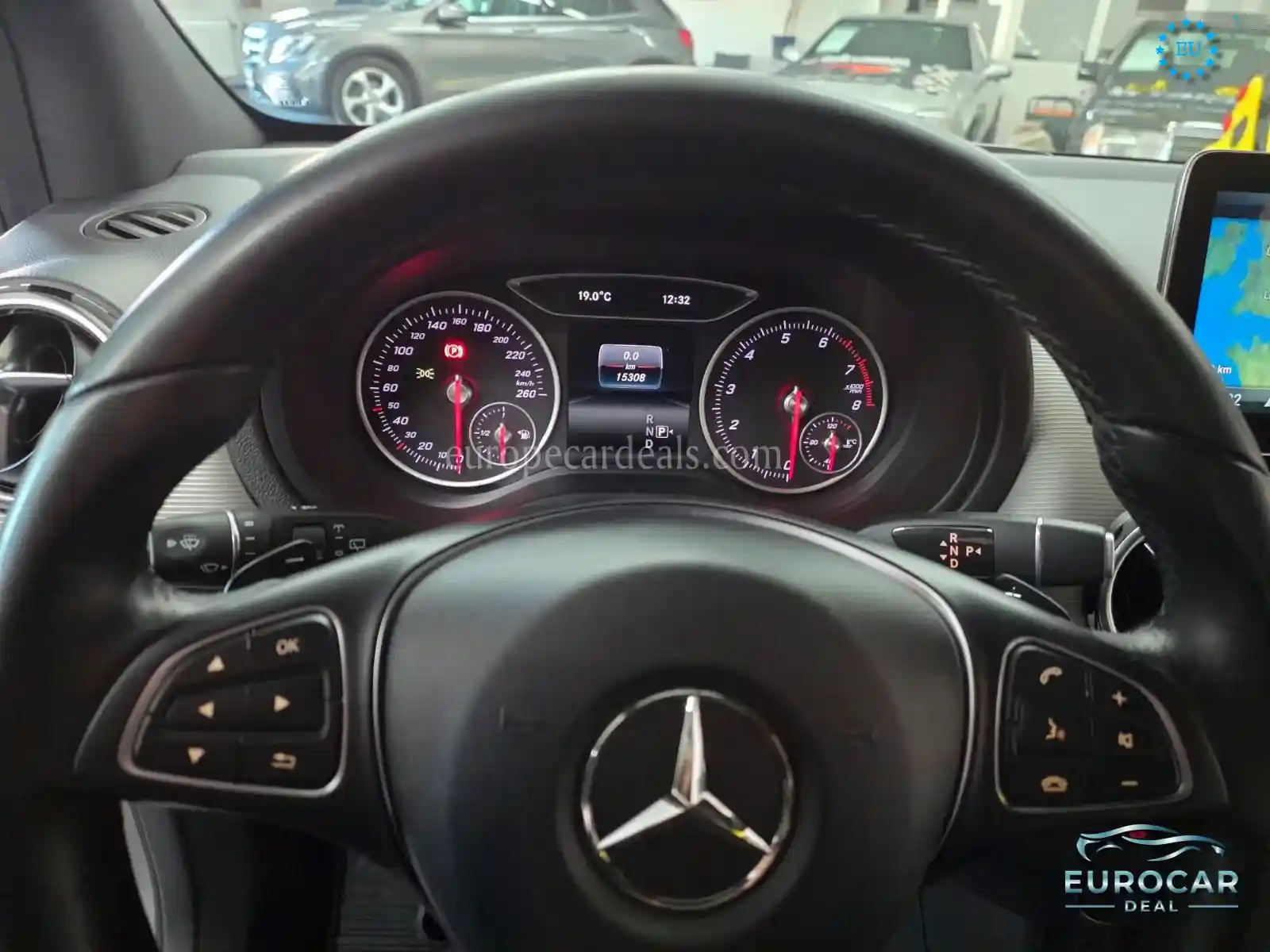 Mercedes-Benz B 180