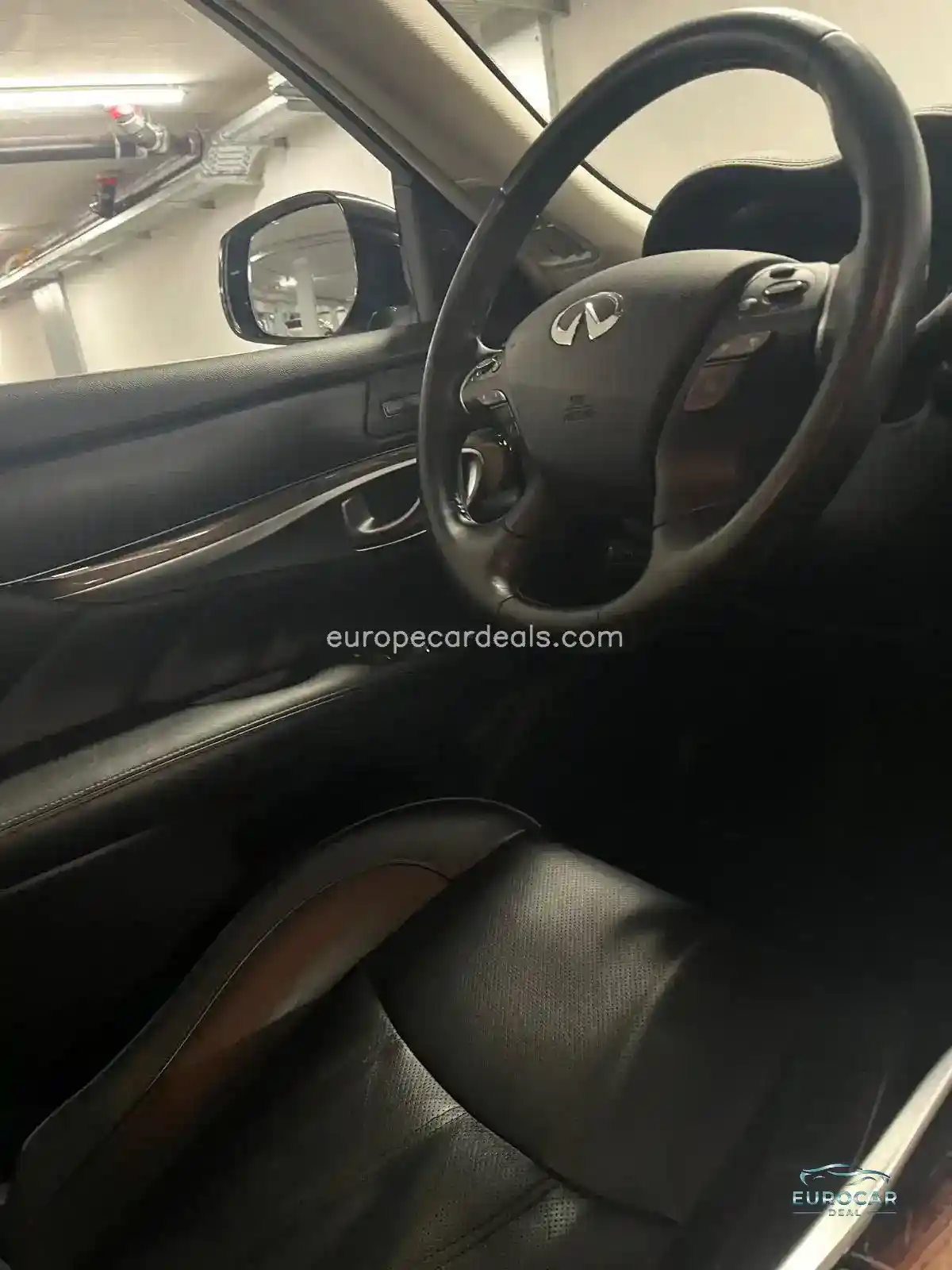 Infiniti Q70