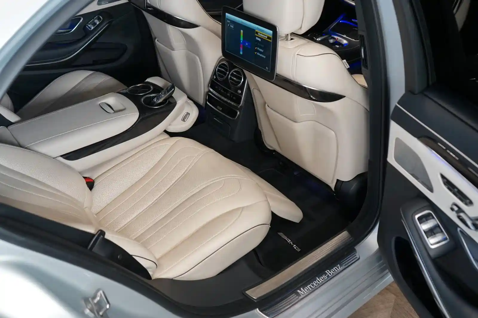 Mercedes-Benz S 560