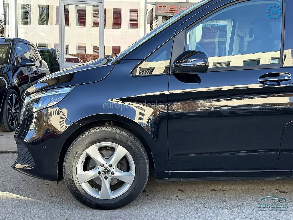 Mercedes-Benz V 220