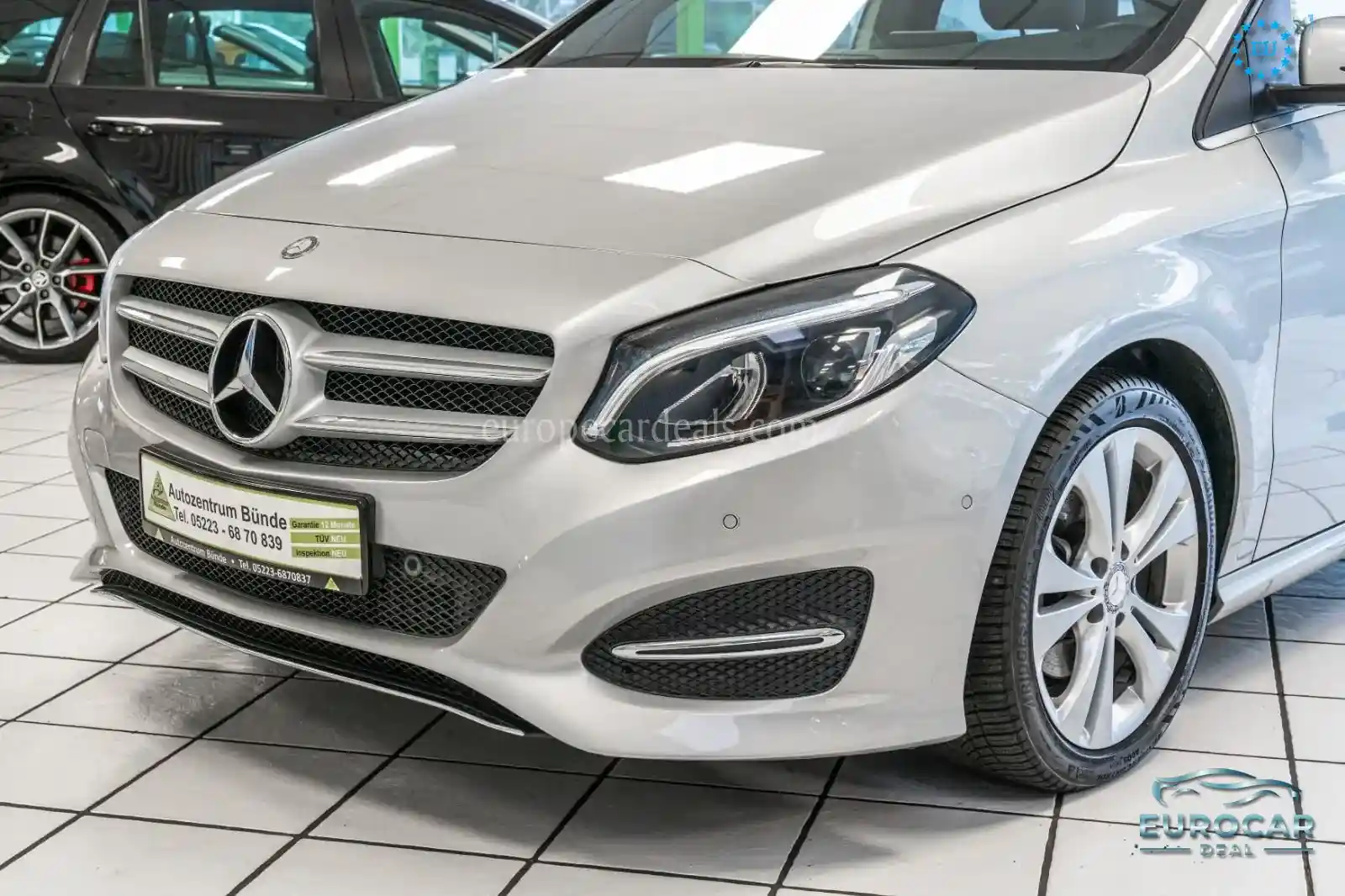 Mercedes-Benz B 180