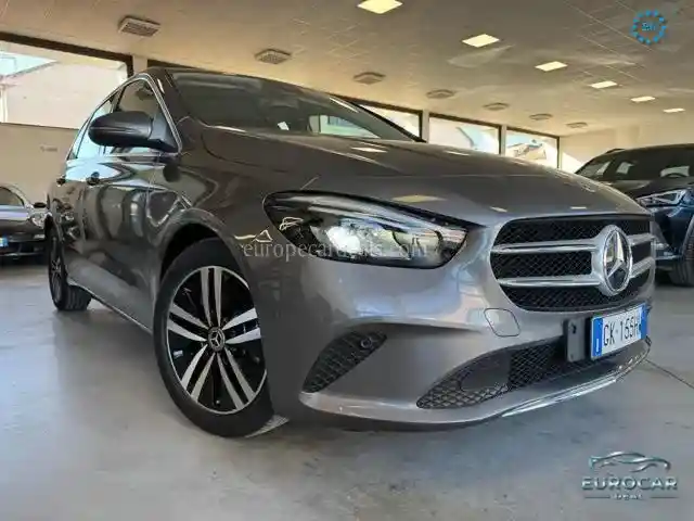 Mercedes-Benz B 180