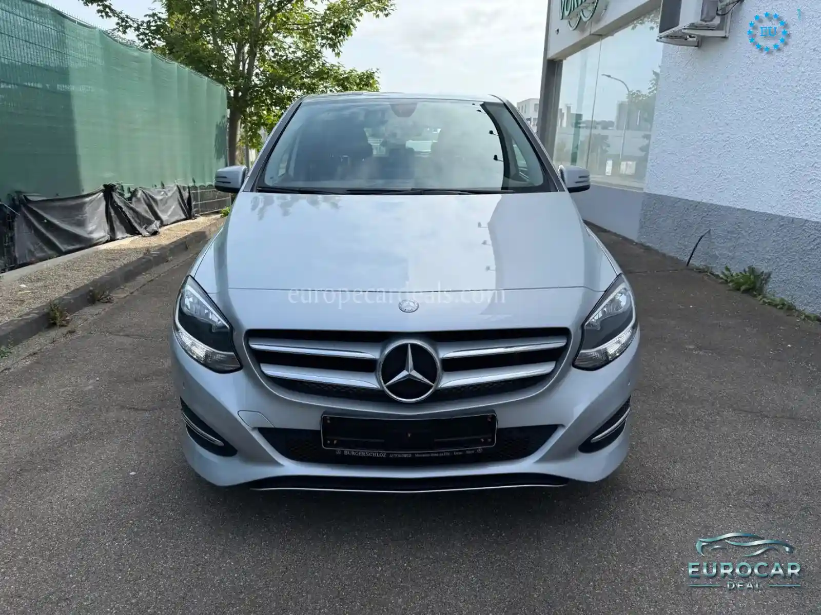 Mercedes-Benz B 180