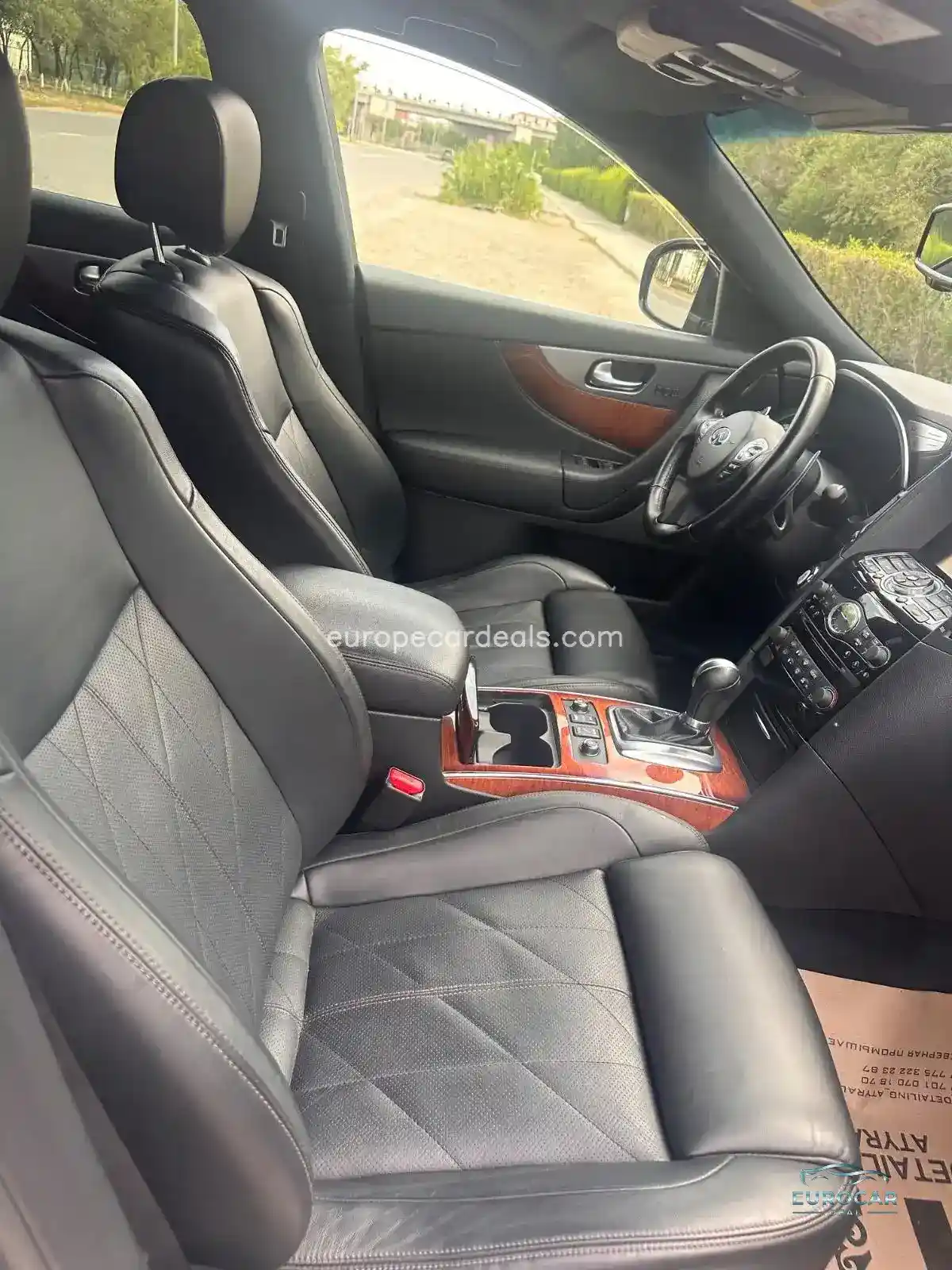 Infiniti QX70