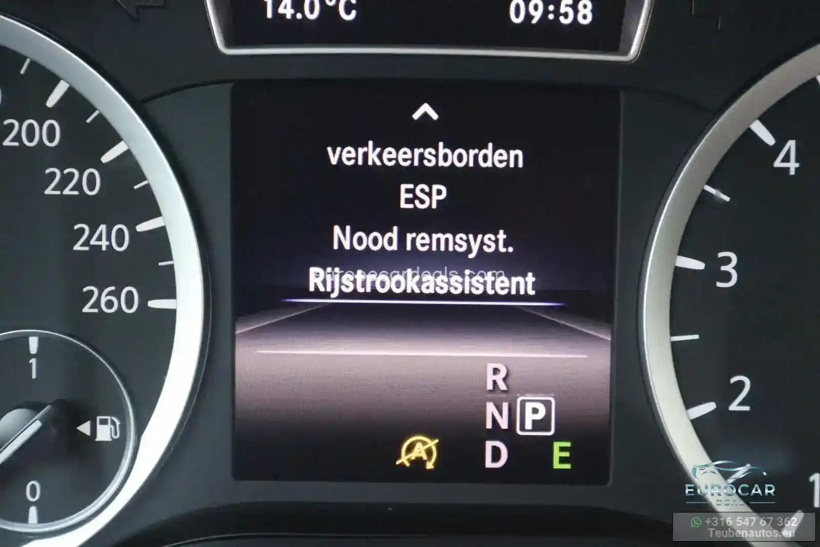Infiniti Q30
