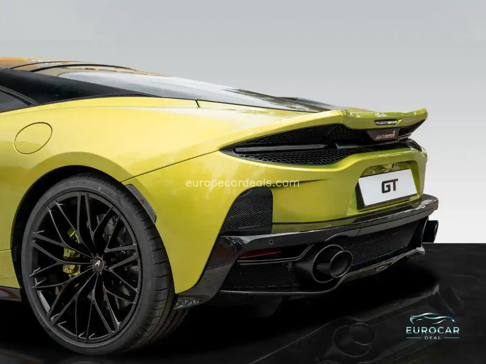 McLaren GT