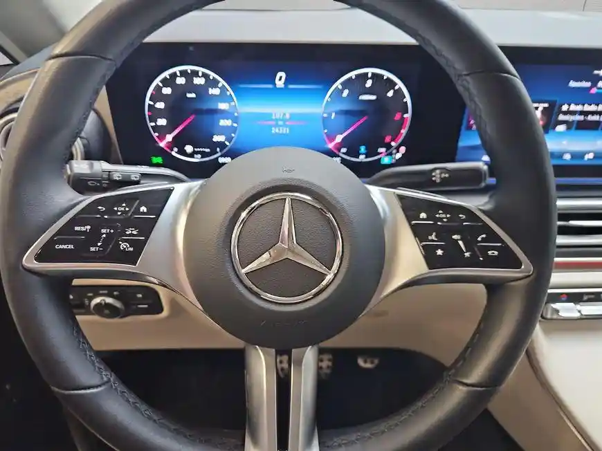 Mercedes-Benz V 250