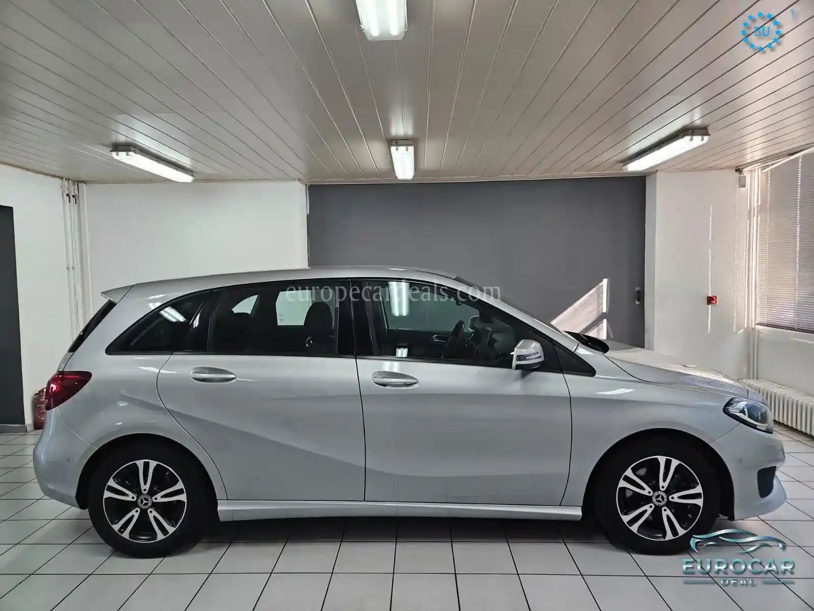 Mercedes-Benz B 180