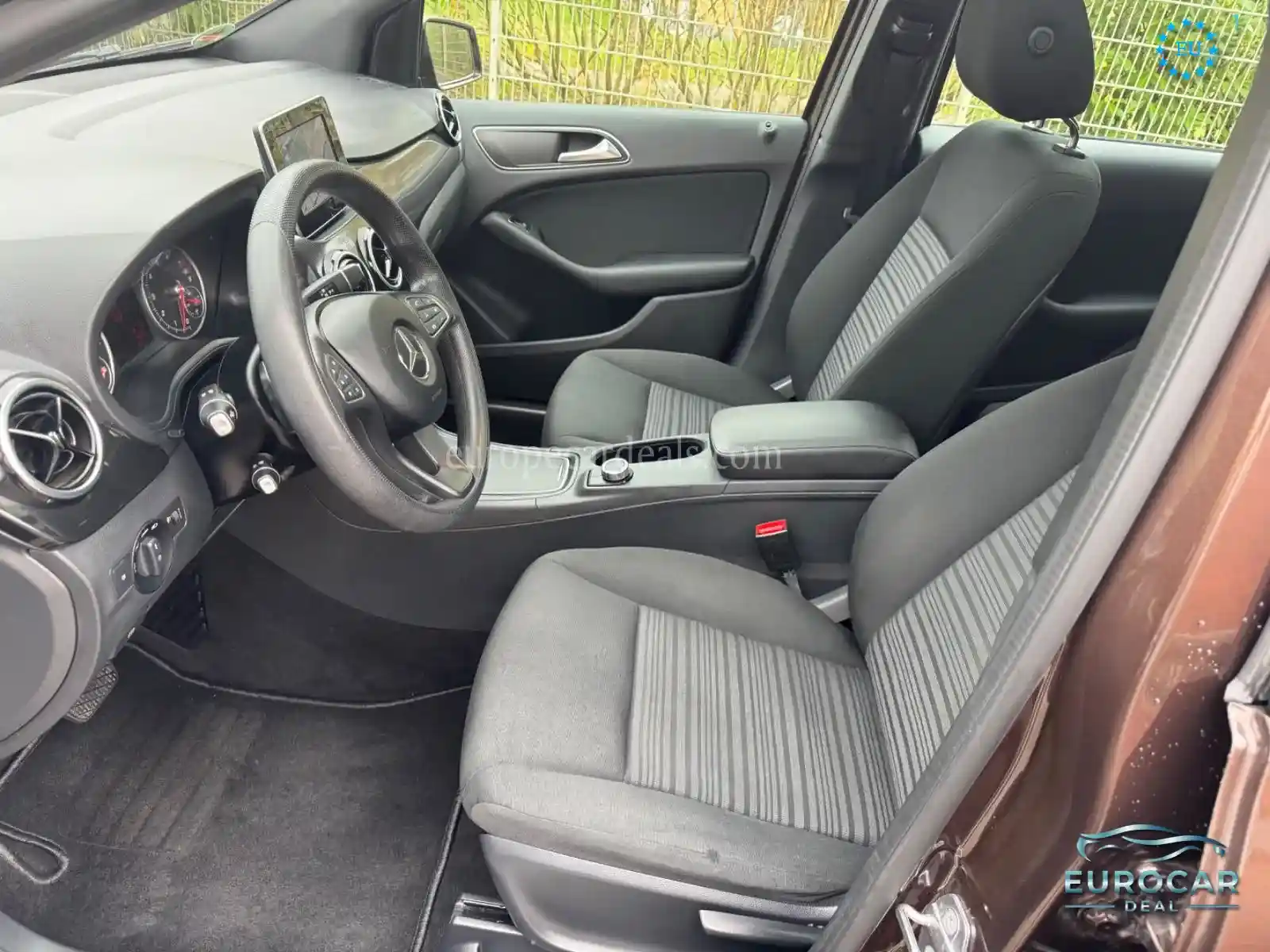 Mercedes-Benz B 220