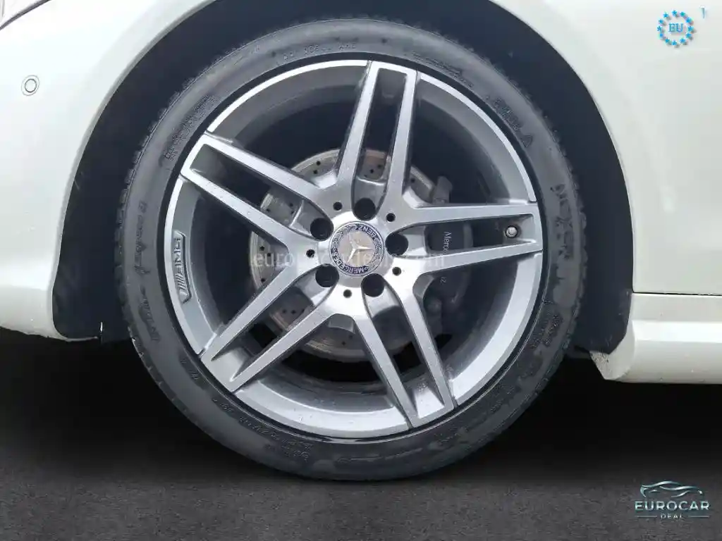 Mercedes-Benz E 320