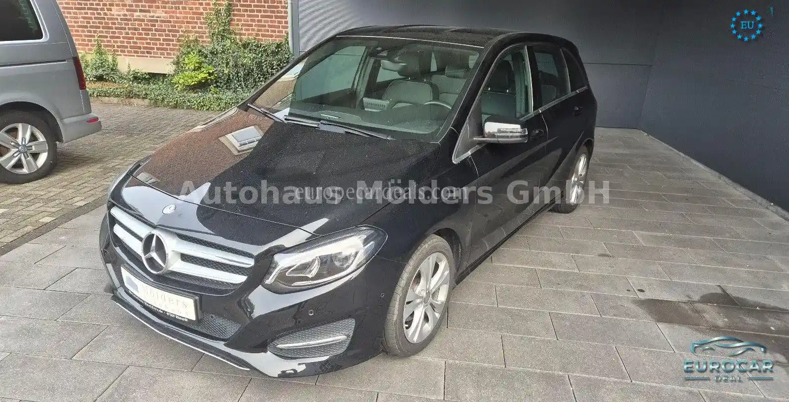Mercedes-Benz B 180