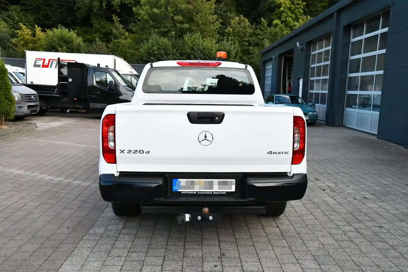 Mercedes-Benz X 220