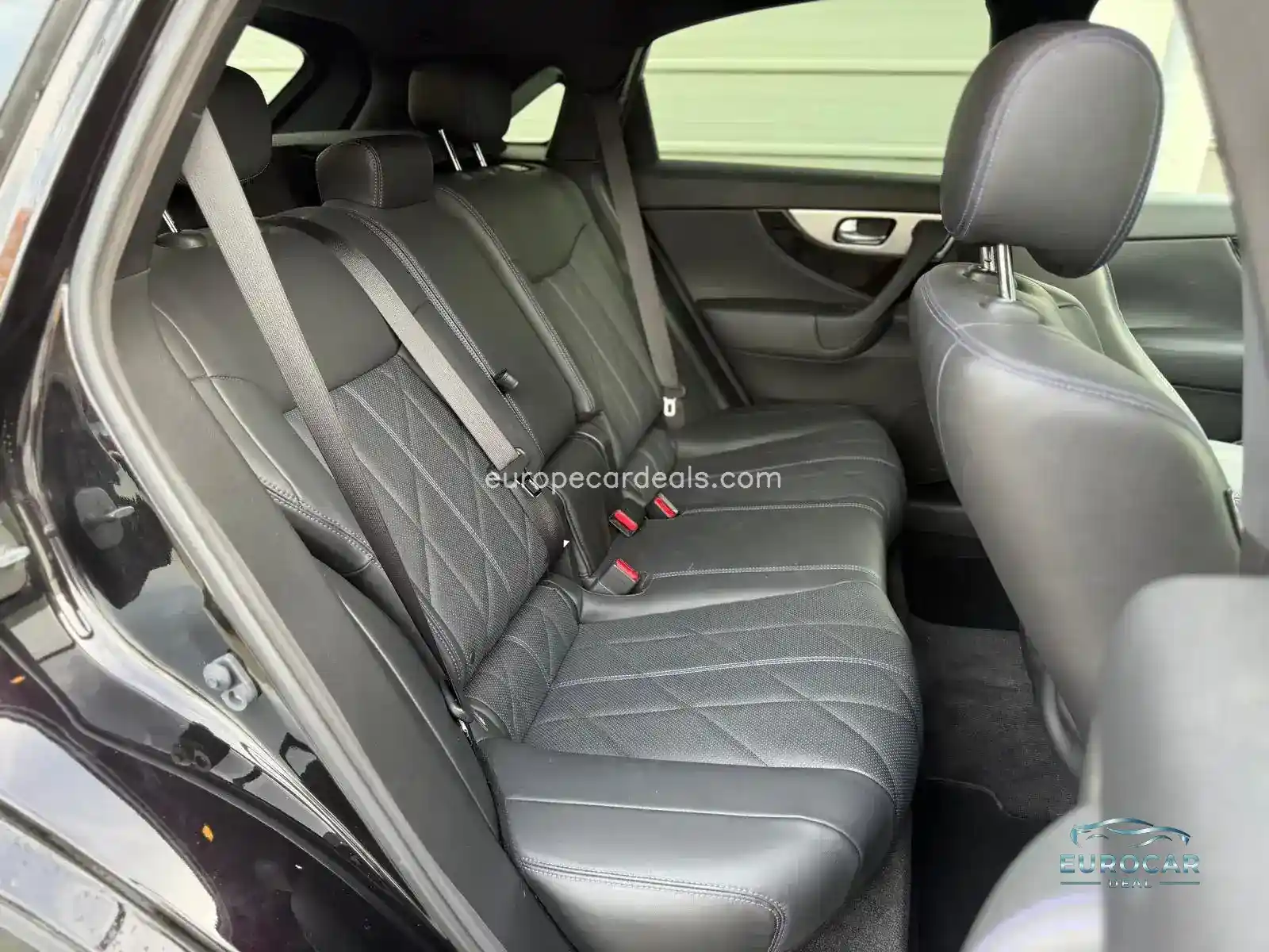 Infiniti QX70