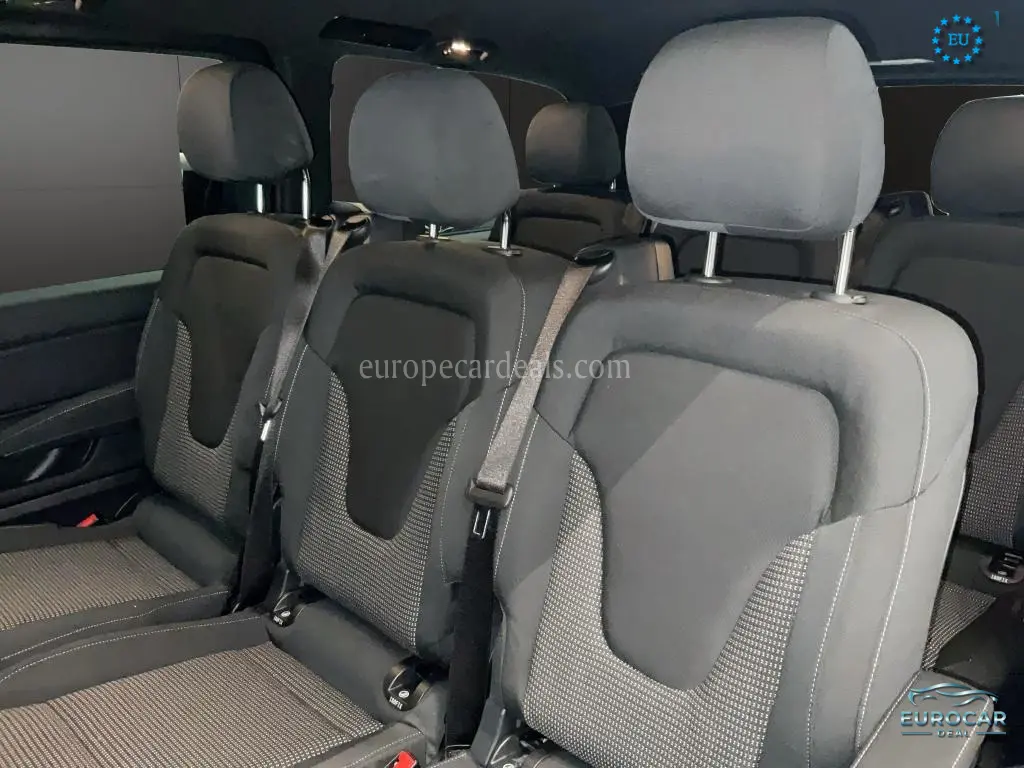 Mercedes-Benz V 220