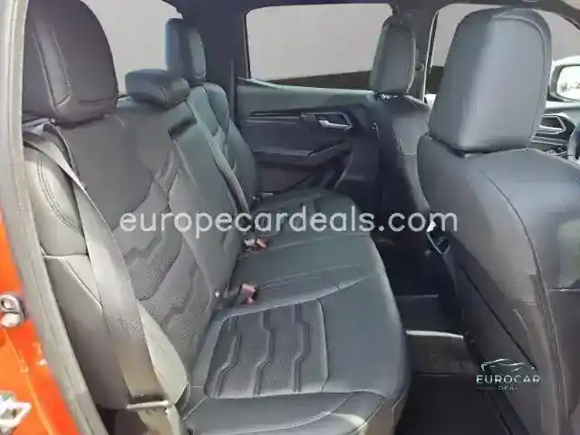 Double Cab 4WD V-CROSS Navi LED Mehrzonenk