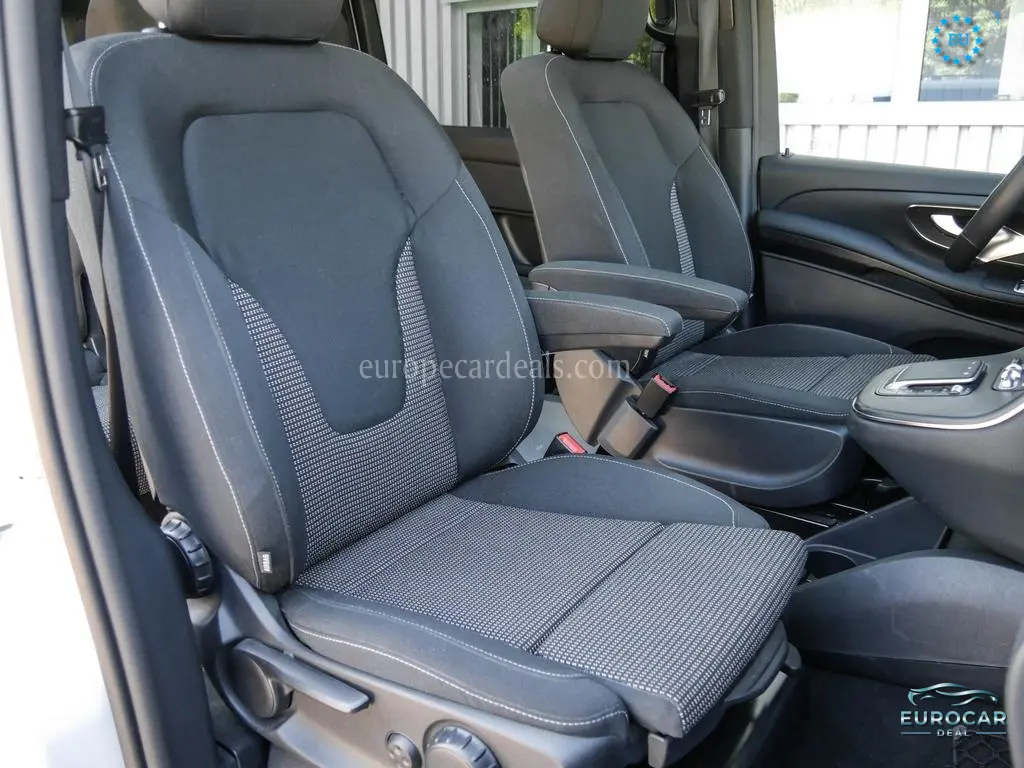 Mercedes-Benz V 220