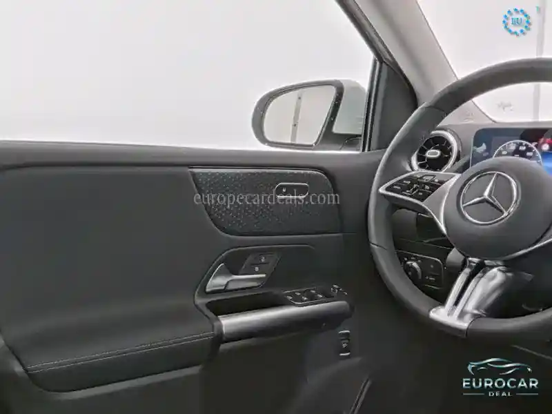 Mercedes-Benz B 220