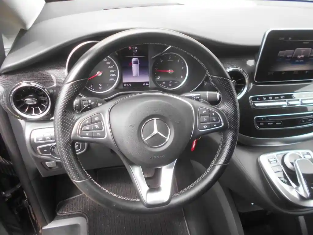 Mercedes-Benz V 250