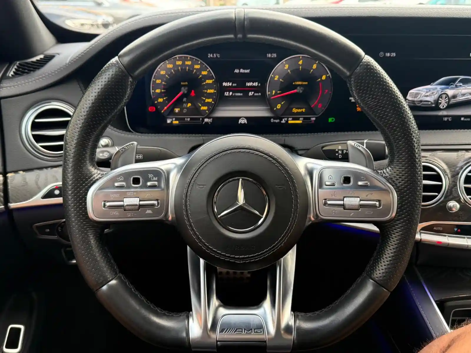 Mercedes-Benz S 560