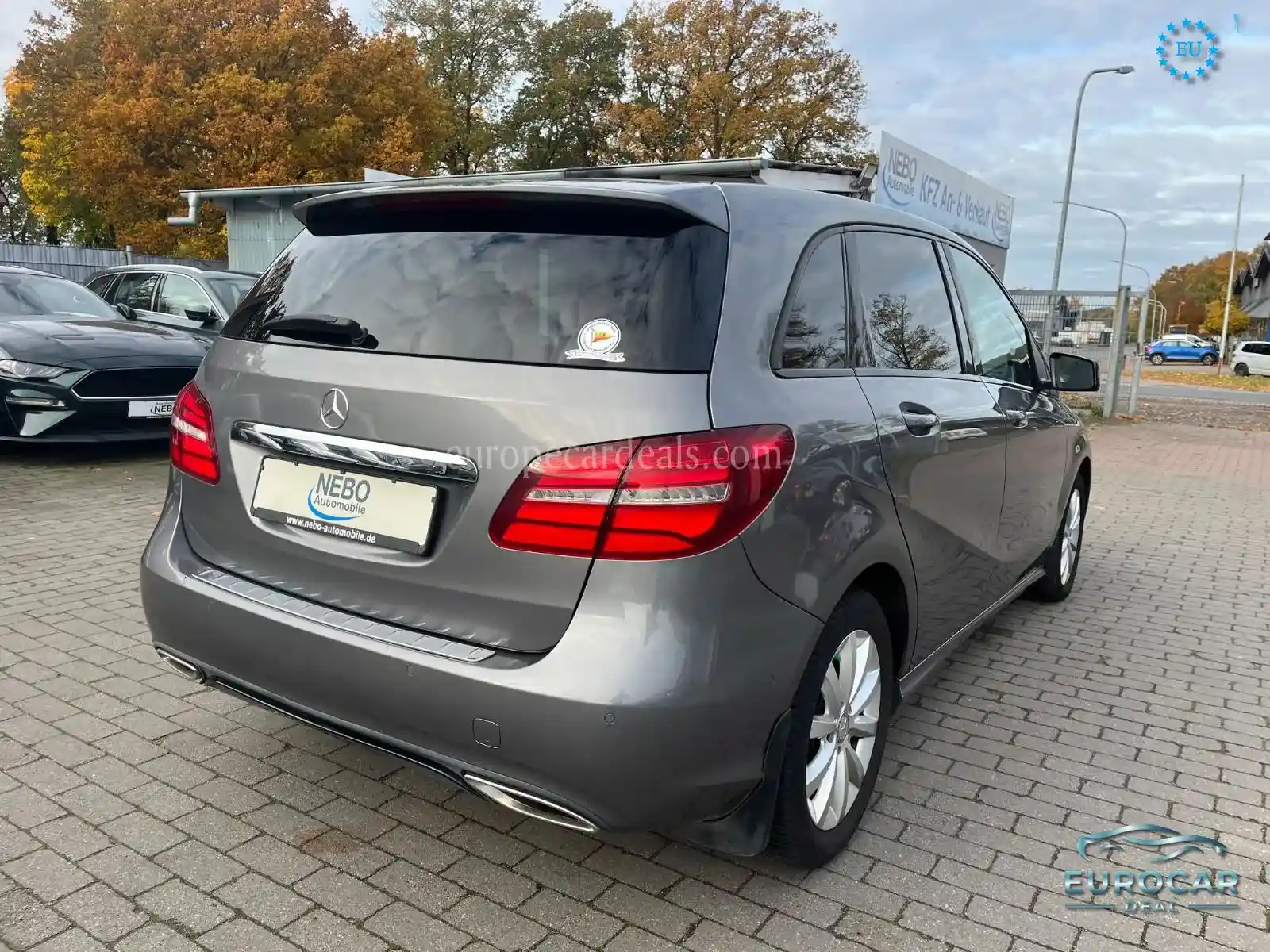 Mercedes-Benz B 180