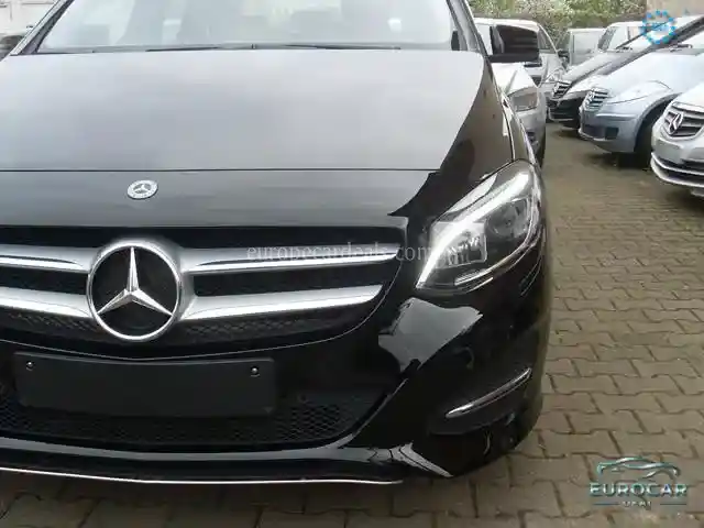 Mercedes-Benz B 200