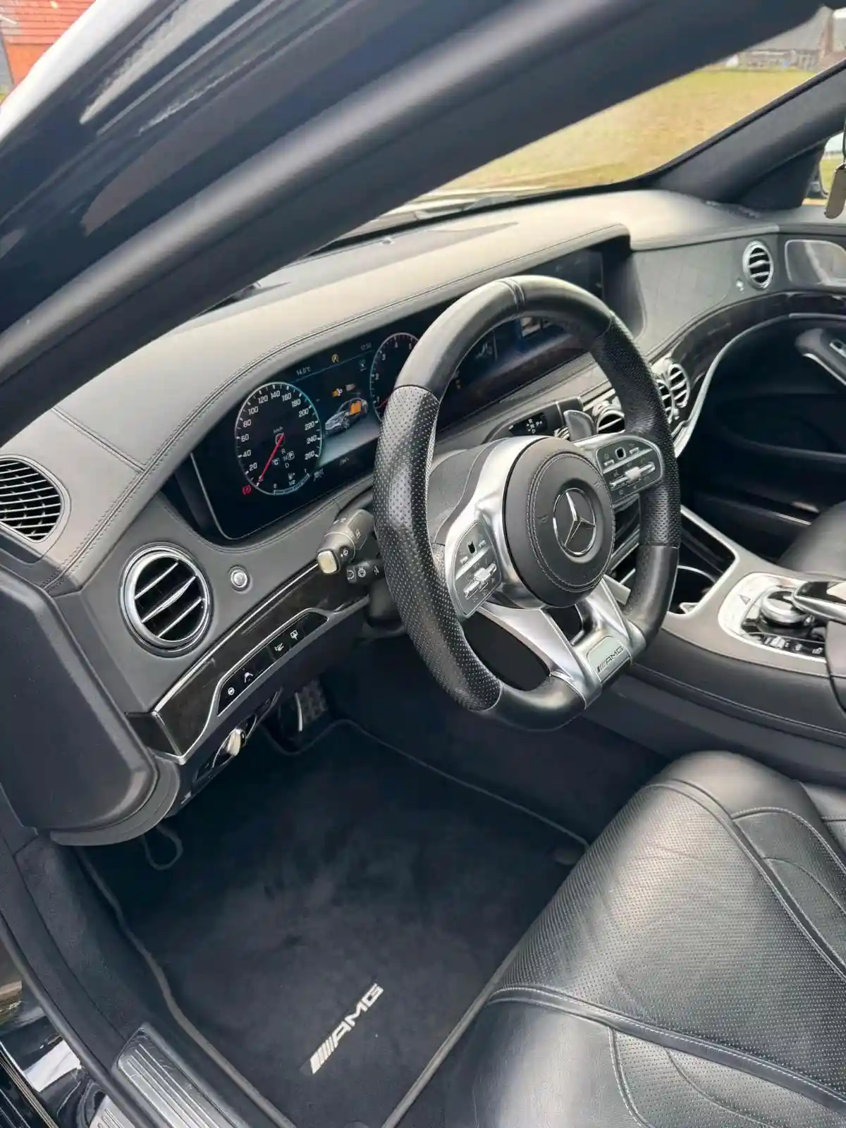 Mercedes-Benz S 560