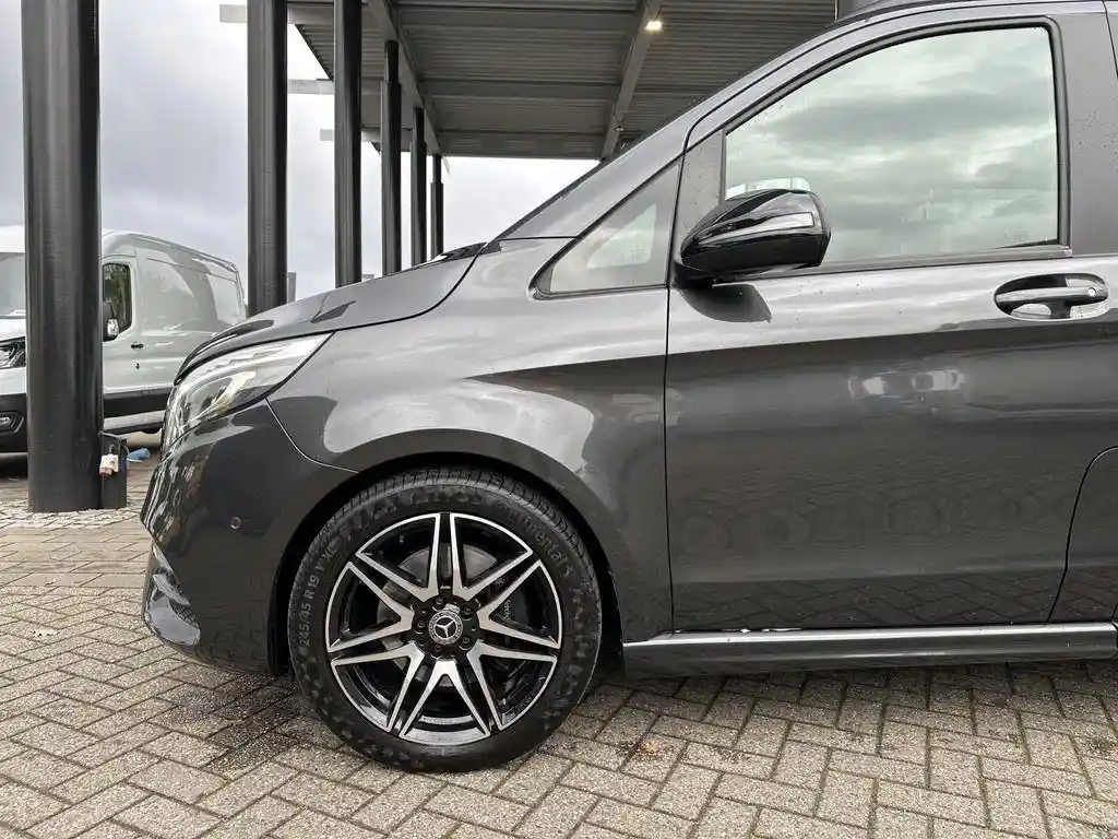 Mercedes-Benz V 250