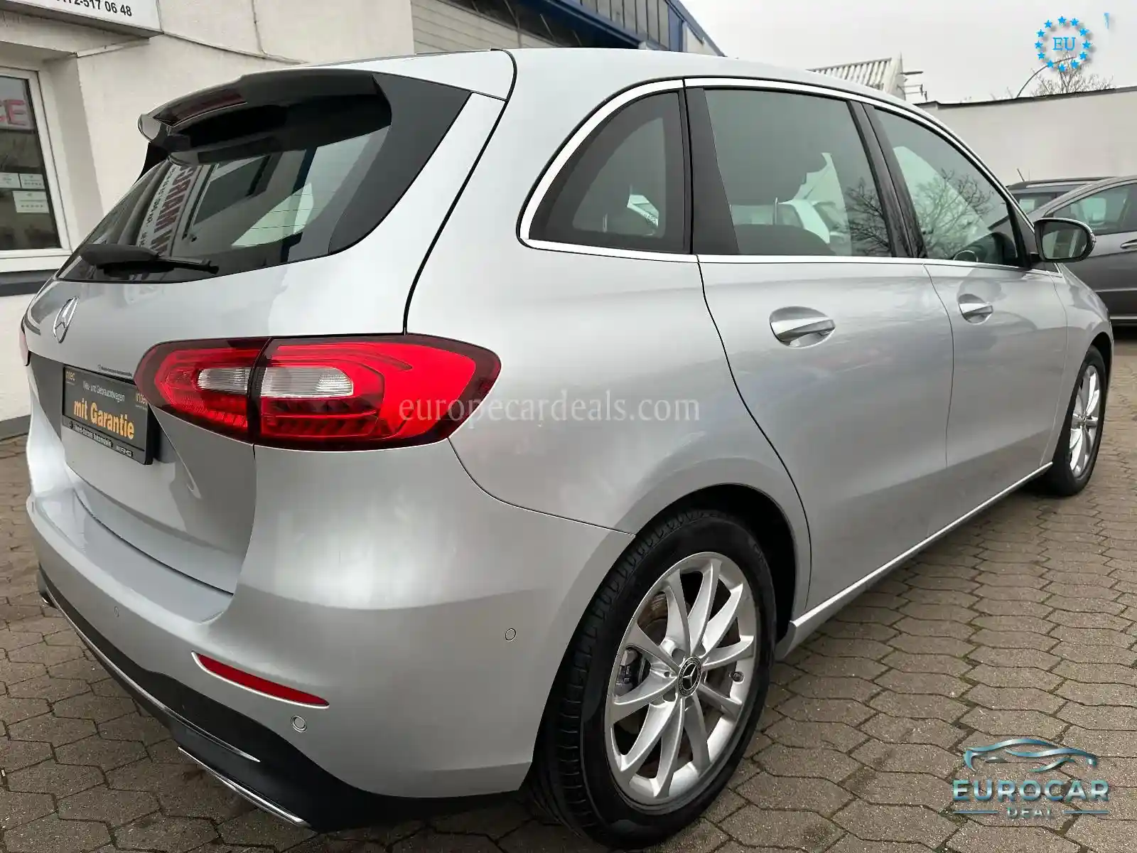 Mercedes-Benz B 180