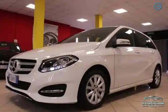 Mercedes-Benz B 180