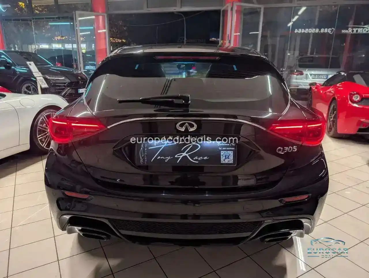Infiniti Q30