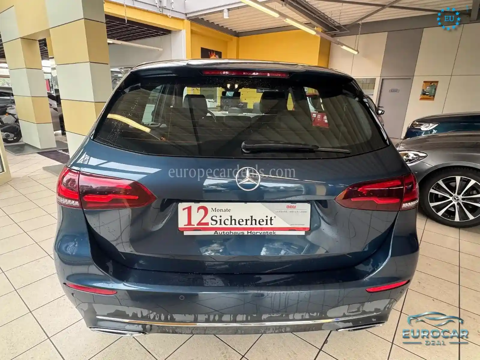 Mercedes-Benz B 180