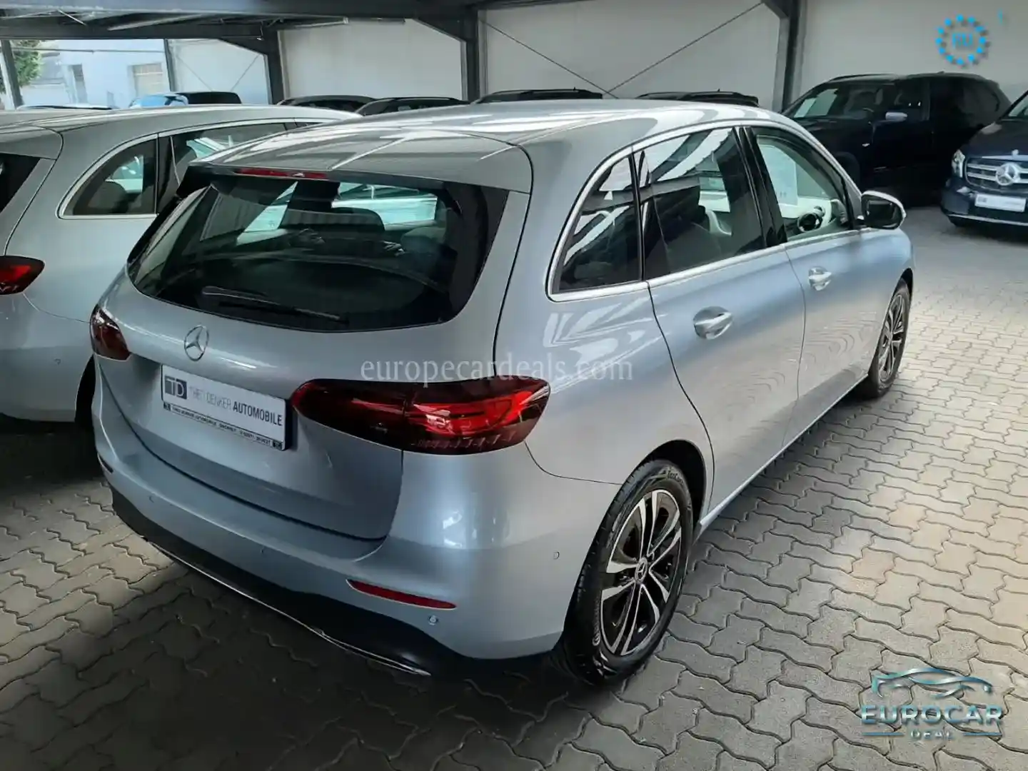 Mercedes-Benz B 180