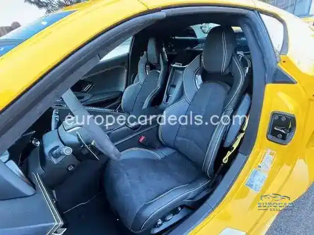 Corvette C8
