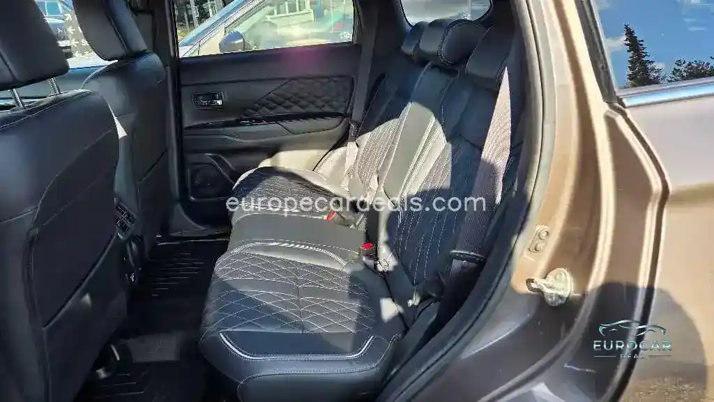 Mitsubishi Plug-in Hybrid Outlander
