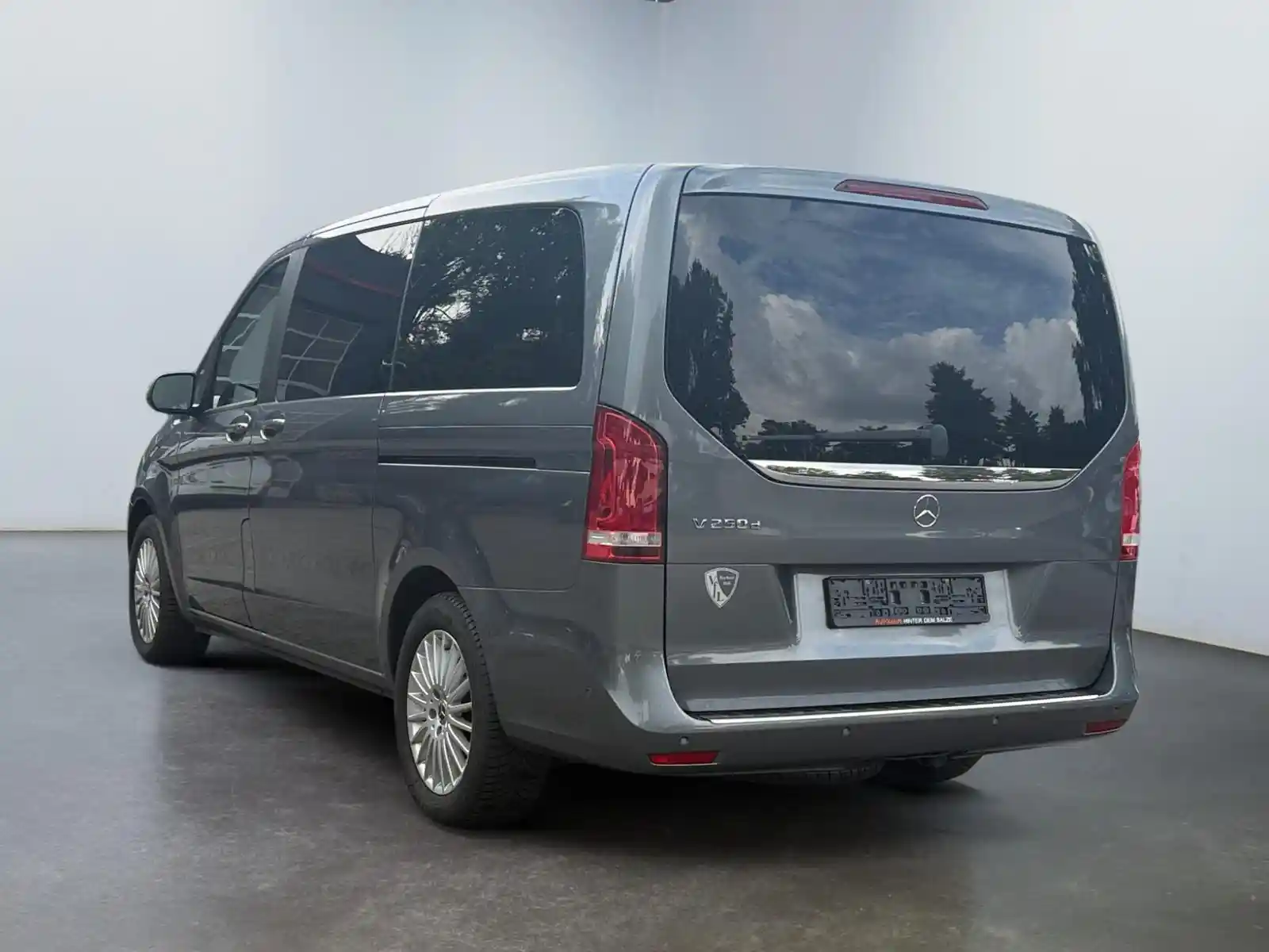 Mercedes-Benz V 250